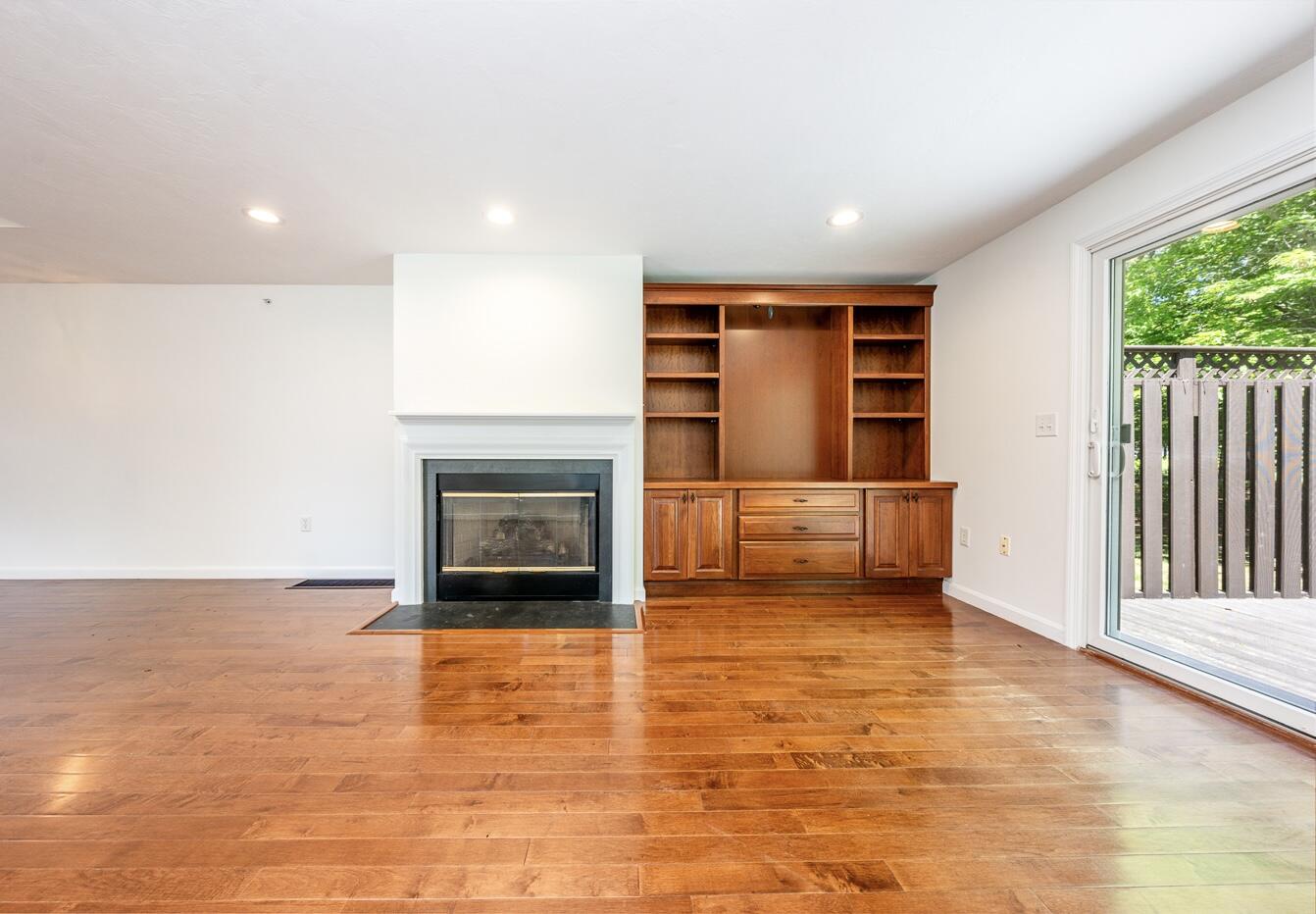 9 Longwood Road Mashpee, MA 02649 - Photo 15 of 41 Living