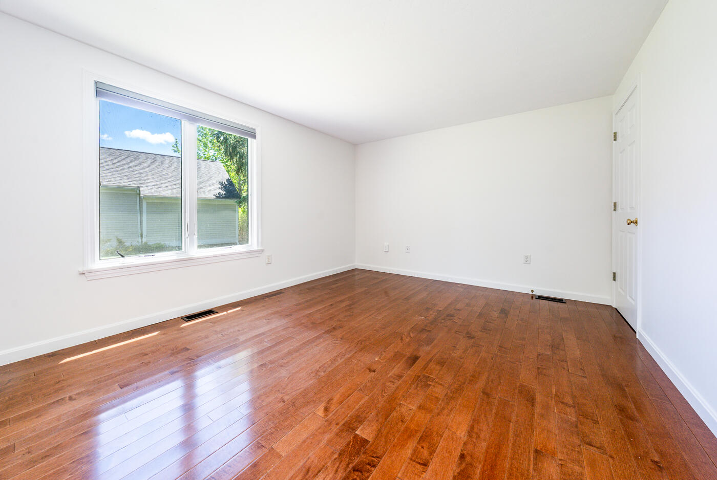 9 Longwood Road Mashpee, MA 02649 - Photo 23 of 41 Guest bedroom