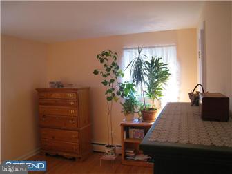 1067 Valley Road Warminster, PA 18974 - Photo 4 of 12 Gallery Image 4