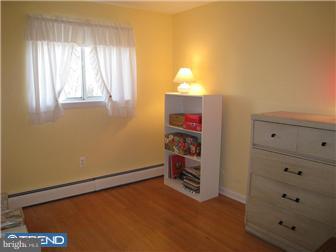 1067 Valley Road Warminster, PA 18974 - Photo 5 of 12 Gallery Image 5
