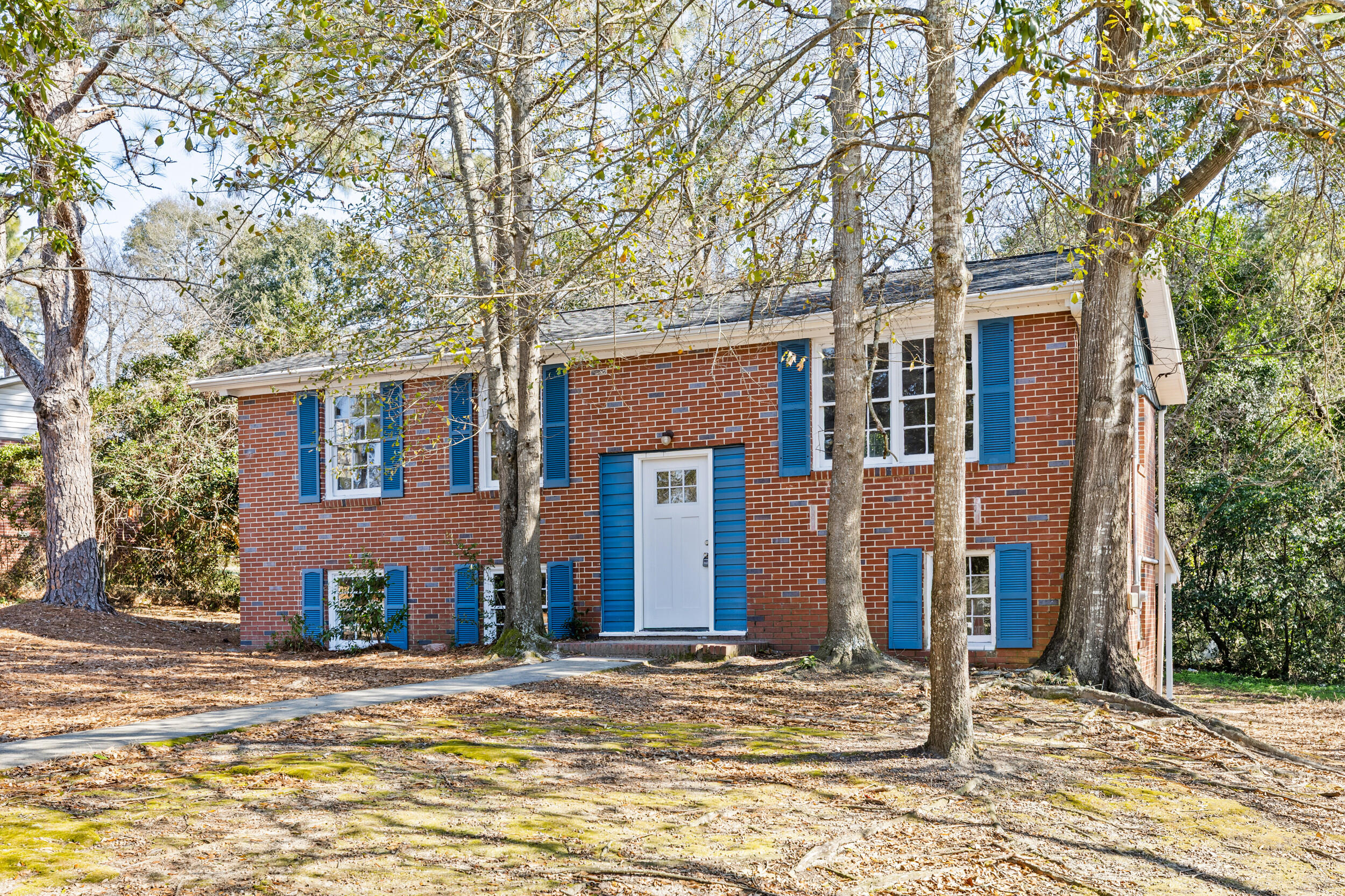 3328 Vaucluse Road Aiken, SC 29801 - Photo 1 of 26 Front