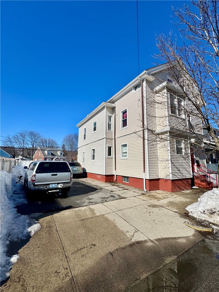 166 Lowell Avenue Providence, RI 02909 - Photo 2 of 30