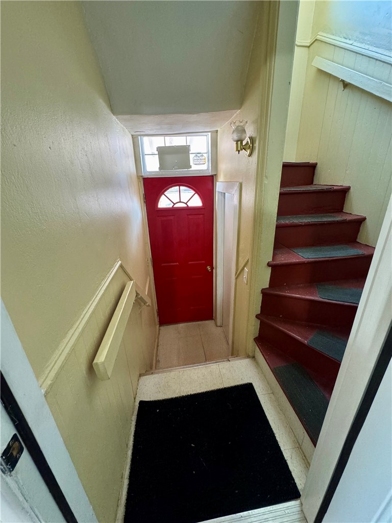 166 Lowell Avenue Providence, RI 02909 - Photo 22 of 30