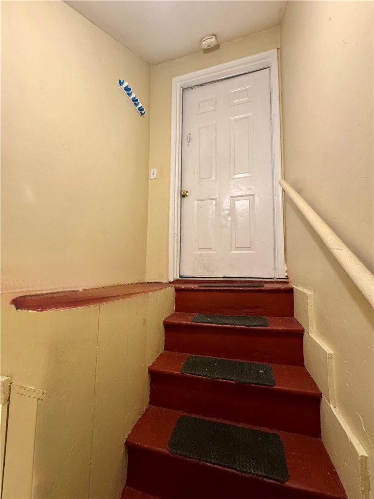 166 Lowell Avenue Providence, RI 02909 - Photo 23 of 30