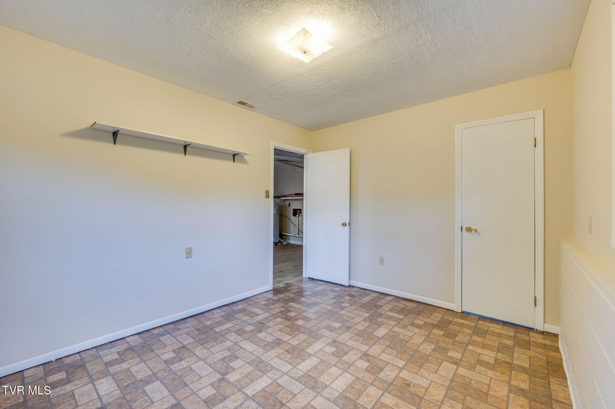 101 Popular Grove Road Elizabethton, TN 37643 - Photo 34 of 38 034