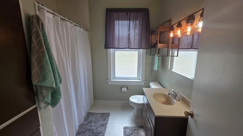 1120 Hamilton Street Manitowoc, WI 54220 - Photo 11 of 30 Main Level Bathroom(2)