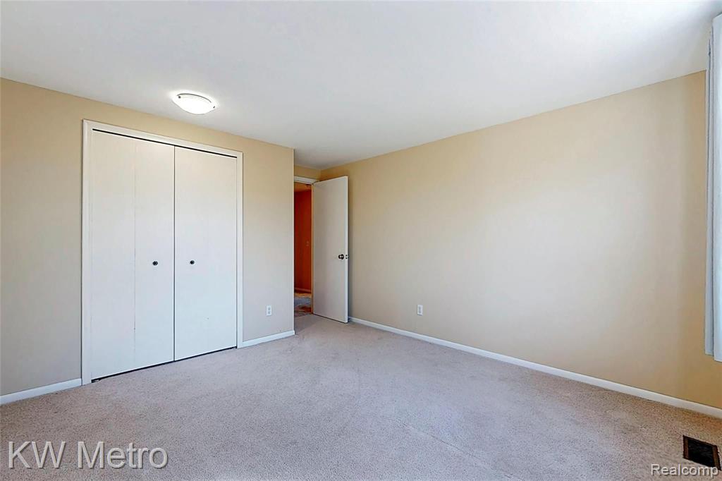 1722 Snowden Circle Rochester Hills, MI 48306 - Photo 25 of 39