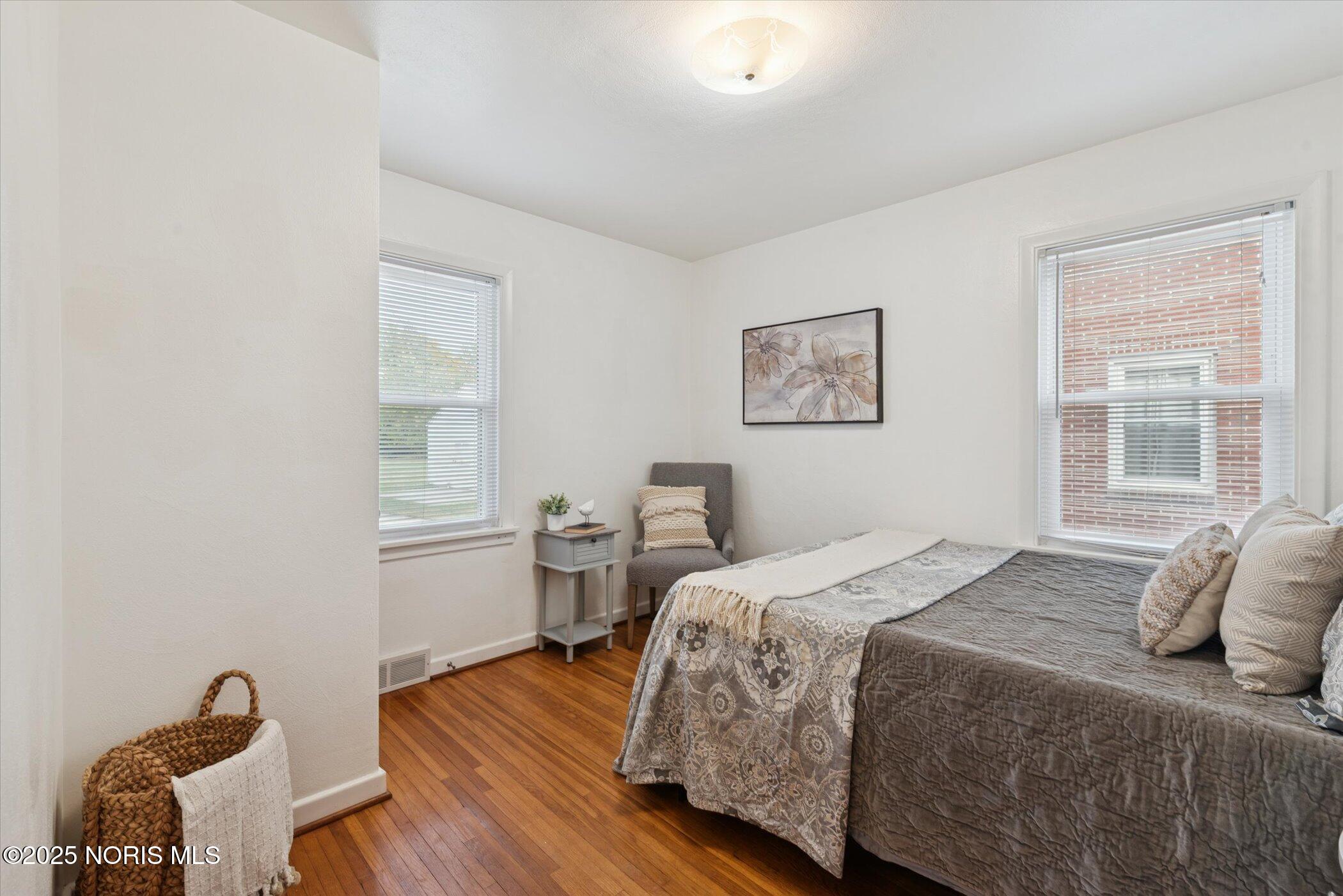 4528 Devonshire Road Toledo, OH 43614 - Photo 17 of 21 21-4528-Devonshire-Rd-WindowStill-Photog