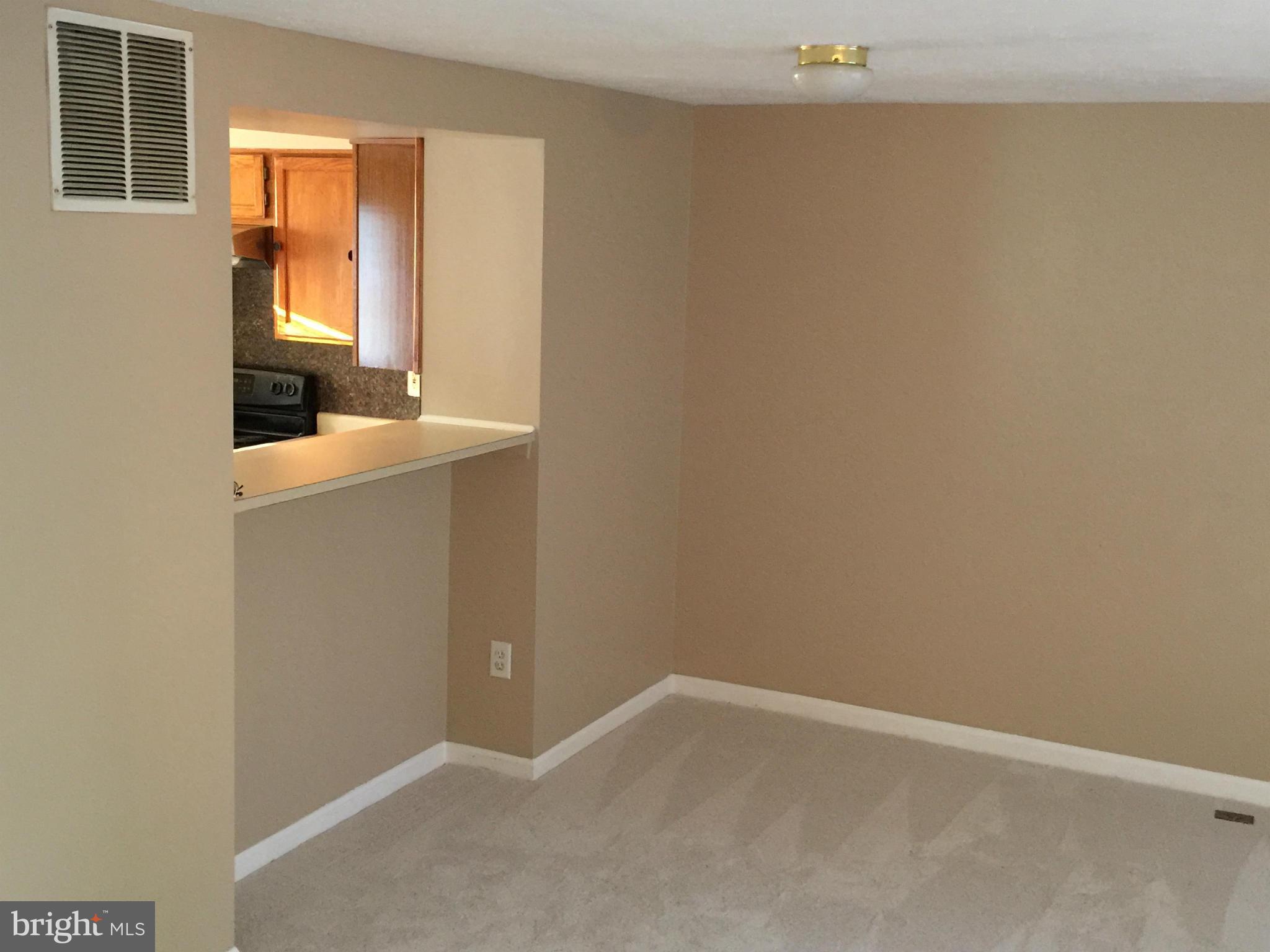 9406 Joleon Road Randallstown, MD 21133 - Photo 25 of 29 Living Room
