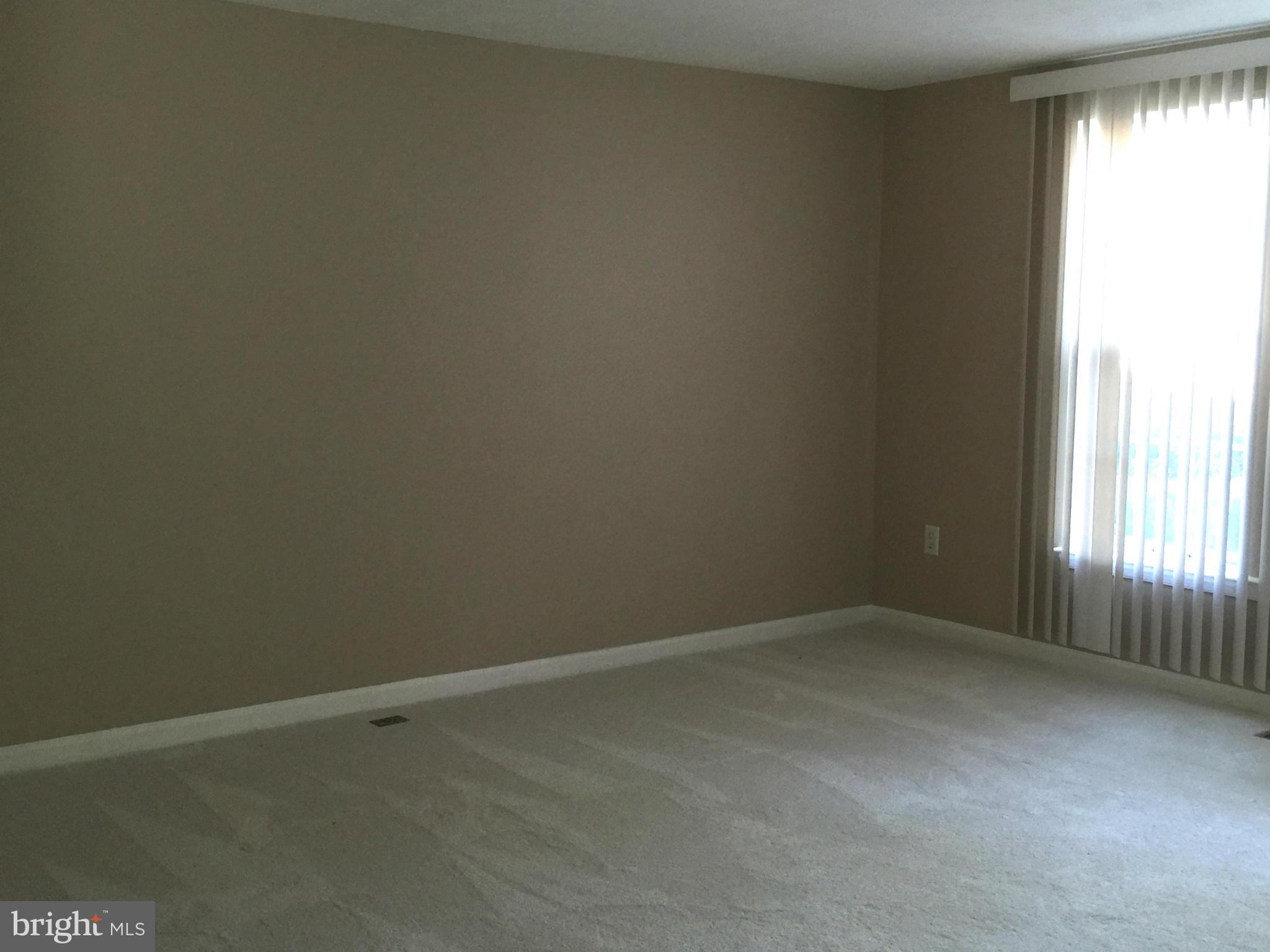 9406 Joleon Road Randallstown, MD 21133 - Photo 7 of 29 Living Room