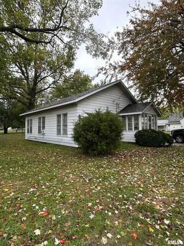 $52,500 | 25 South Walnut Street, Tamaroa, IL 62888