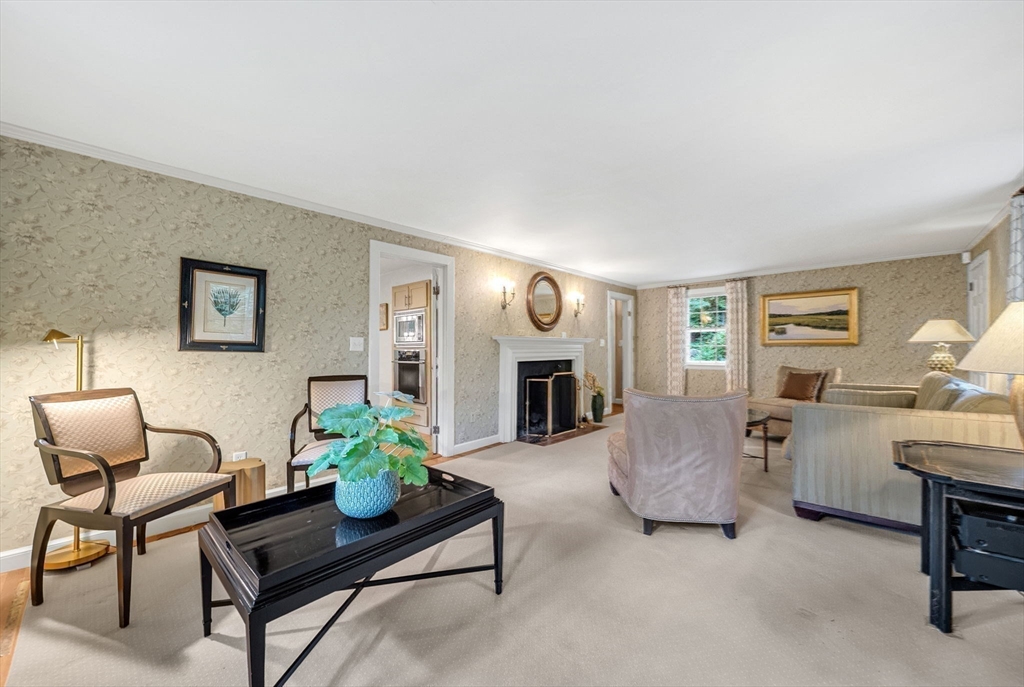 44 Old Road Weston, MA 02493 - Photo 16 of 33