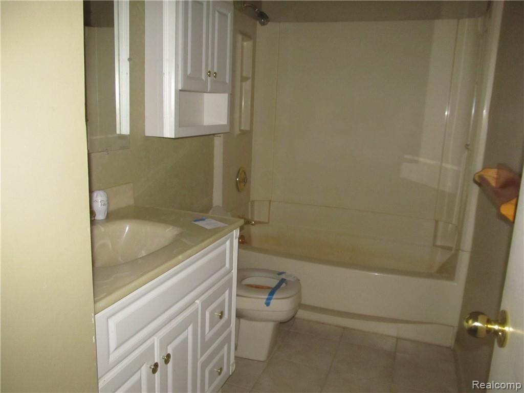 8253 McCandlish Road Grand Blanc, MI 48439 - Photo 16 of 32 IMG_3297.JPG