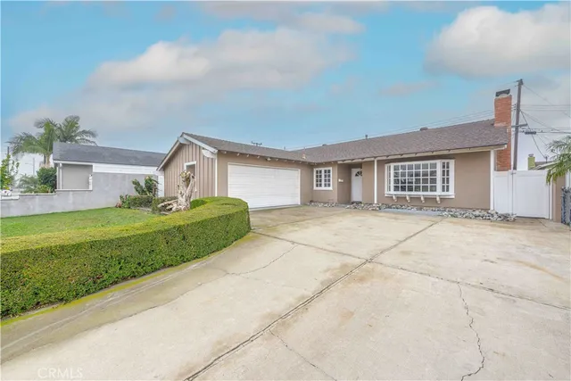 $4,900 | 17391 Waal Circle, Huntington Beach, CA 92647