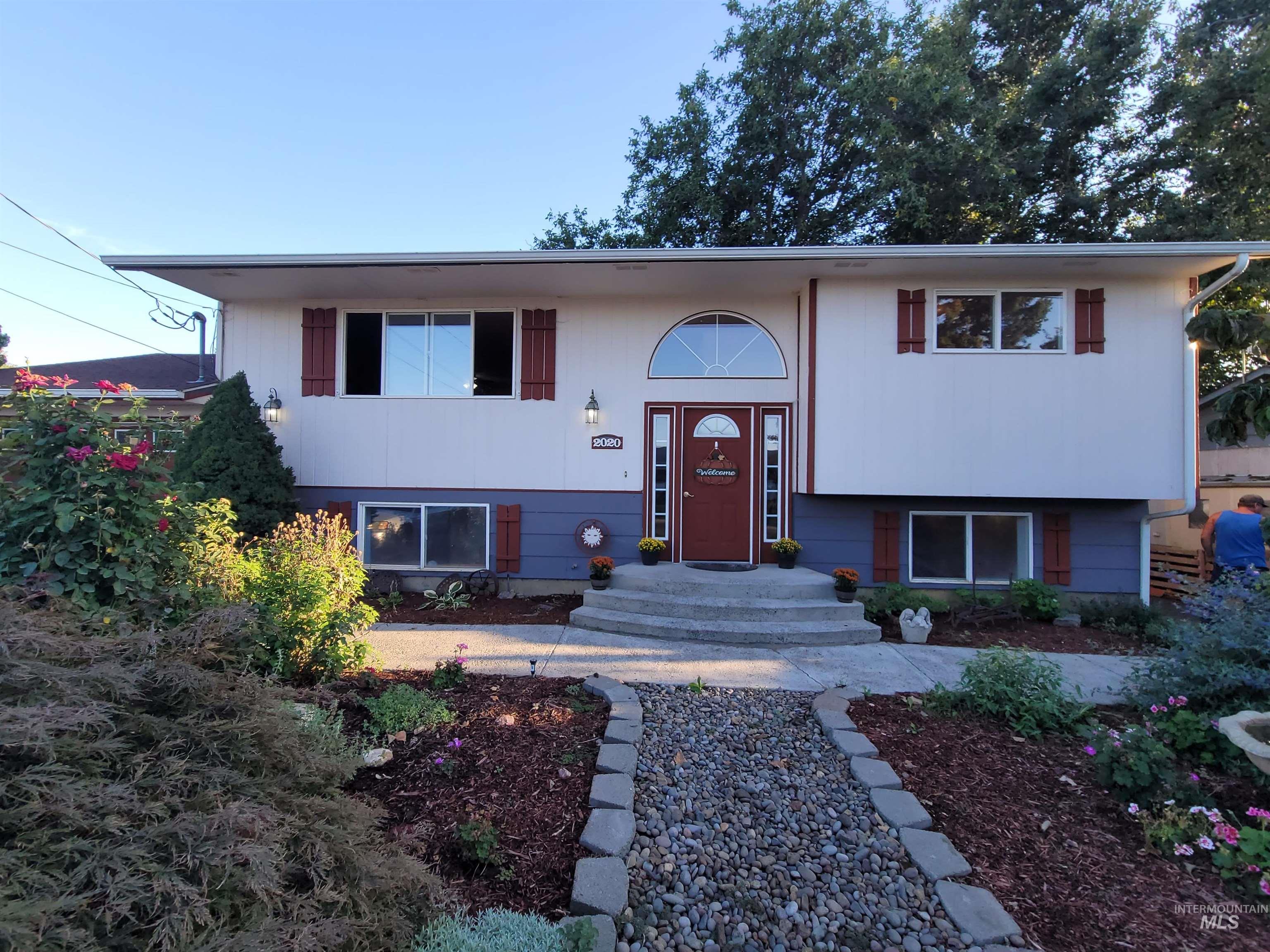 2020 Powers Avenue Lewiston, ID 83501 - Photo 1 of 50