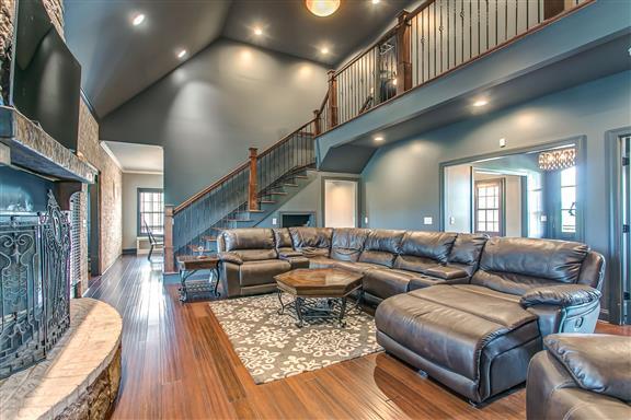 871 Franklin Road Gallatin, TN 37066 - Photo 7 of 30 a living room with furniture and a wooden floor