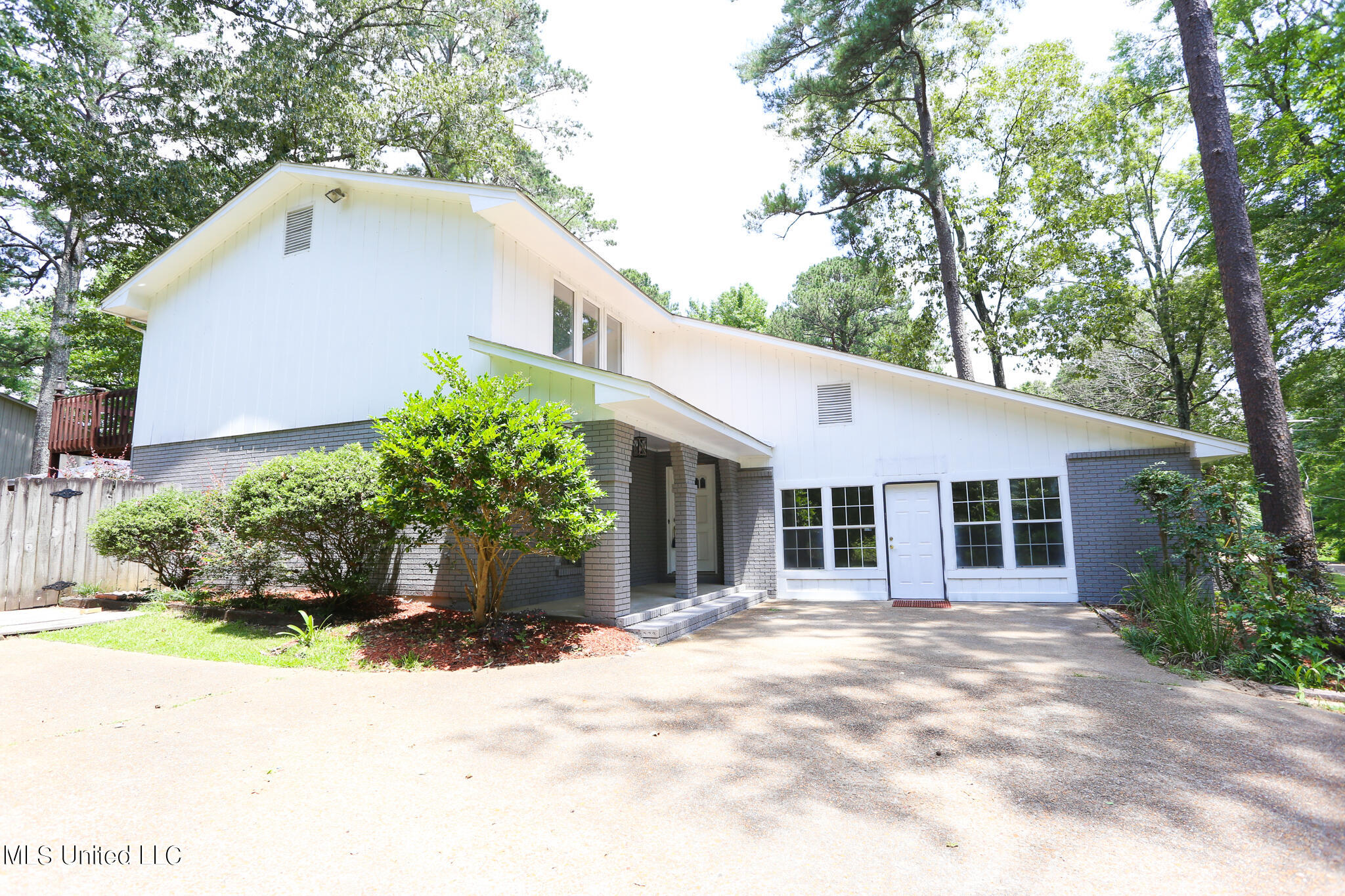 5353 Terry Road Jackson, MS 39272 - Photo 2 of 39 IMG_1866