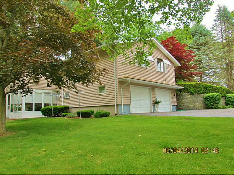242 Harris Road Smithfield, RI 02917 - Photo 4 of 24 Parking Lot/Garage.
