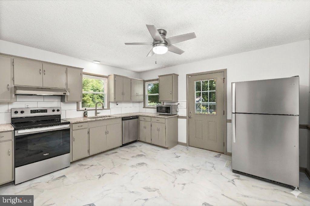 17195 Oakshade Road Orange, VA 22960 - Photo 12 of 31 Modern kitchen with natural light.