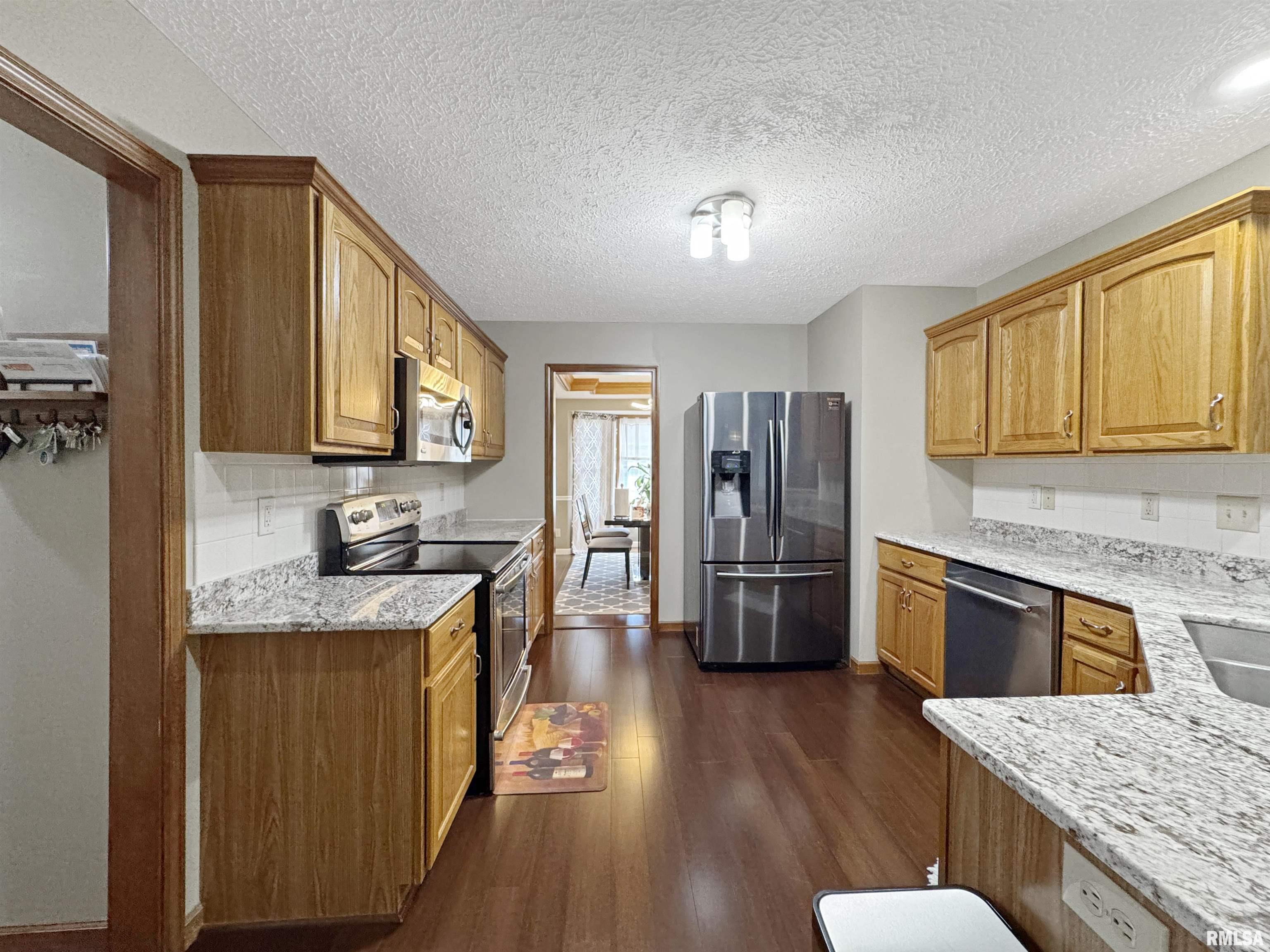 5425 North Rothmere Drive Peoria, IL 61615 - Photo 8 of 61 Gallery Image 8