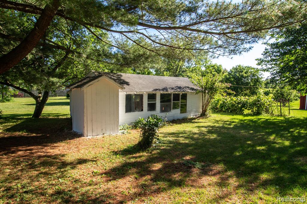 6050 North Vassar Road Flint, MI 48506 - Photo 31 of 44