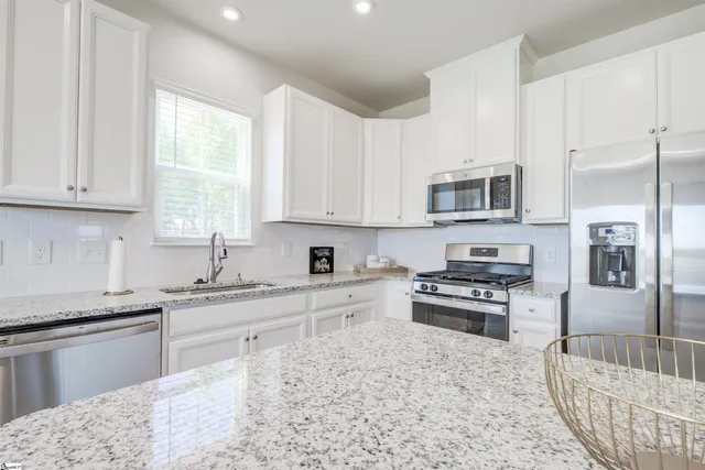 $1,600 | 120 Carlow Court, Simpsonville, SC 29680