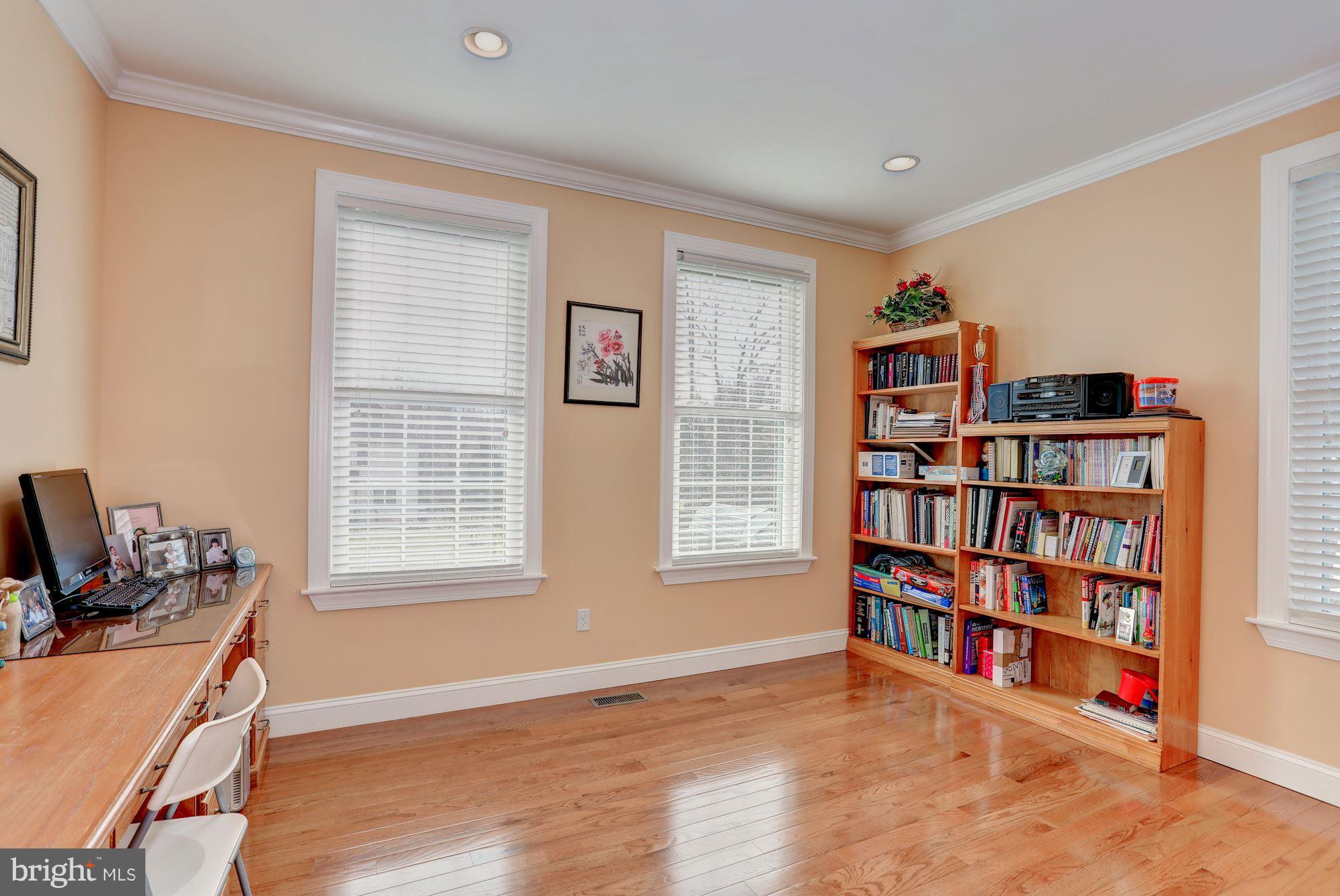 8725 Redman Street Springfield, VA 22153 - Photo 14 of 30 Study