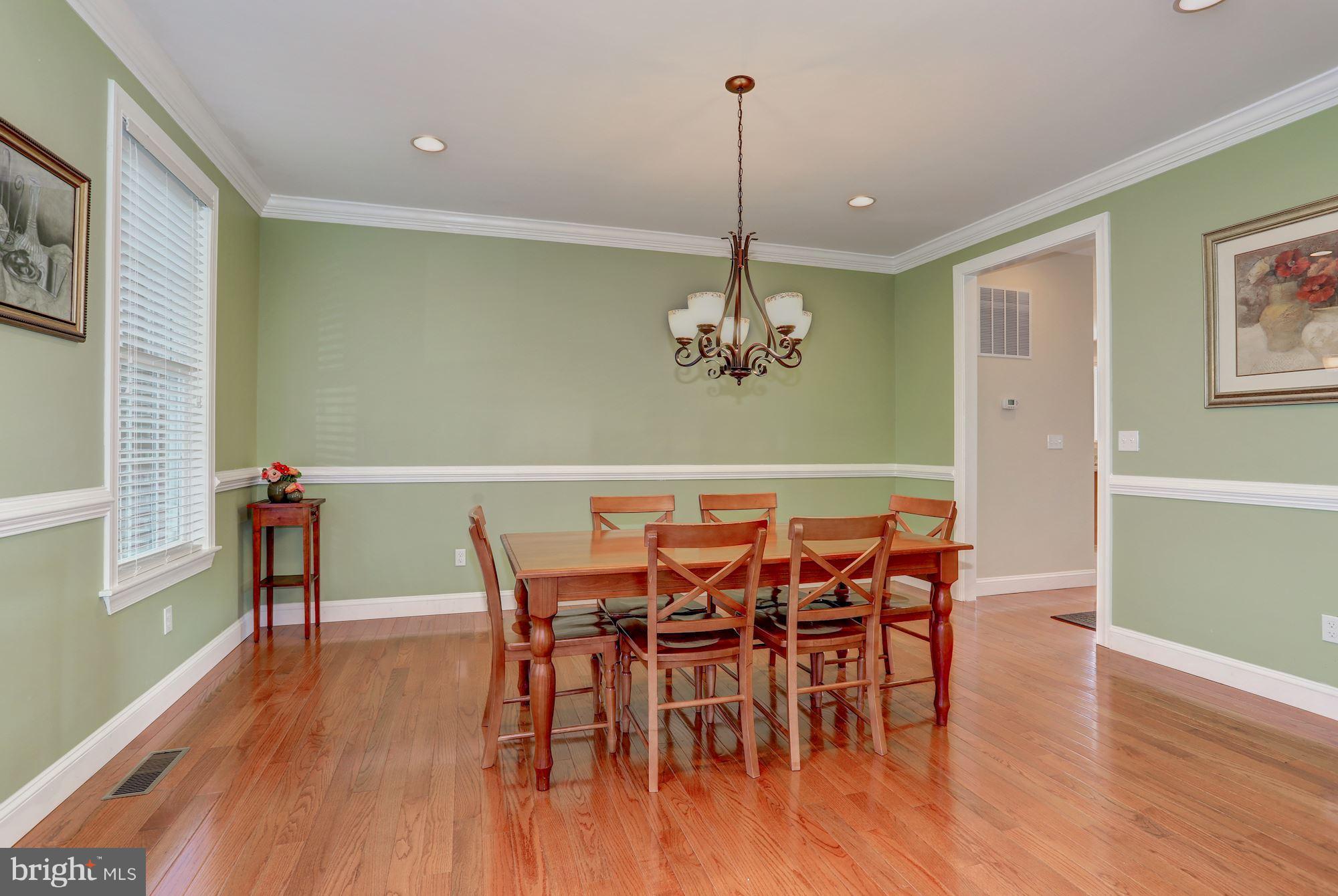 8725 Redman Street Springfield, VA 22153 - Photo 5 of 30 Dining Room