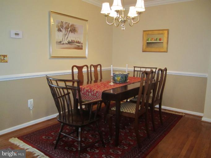 916 Rolfe Place Alexandria, VA 22314 - Photo 2 of 19 Dining Room