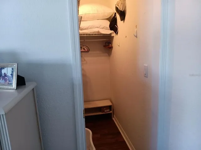 a view of utility room