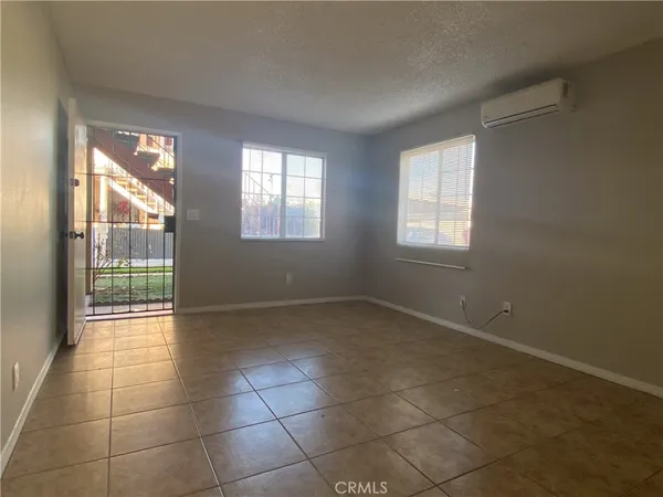 $1,950 | 1023 West 8th Street, Unit B, Pomona, CA 91766