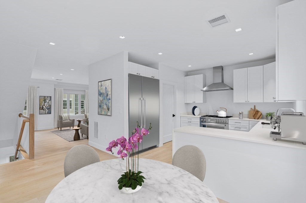 21 Crowninshield Road, Unit 5 Brookline, MA 02446 - Photo 6 of 15 Gallery Image 6
