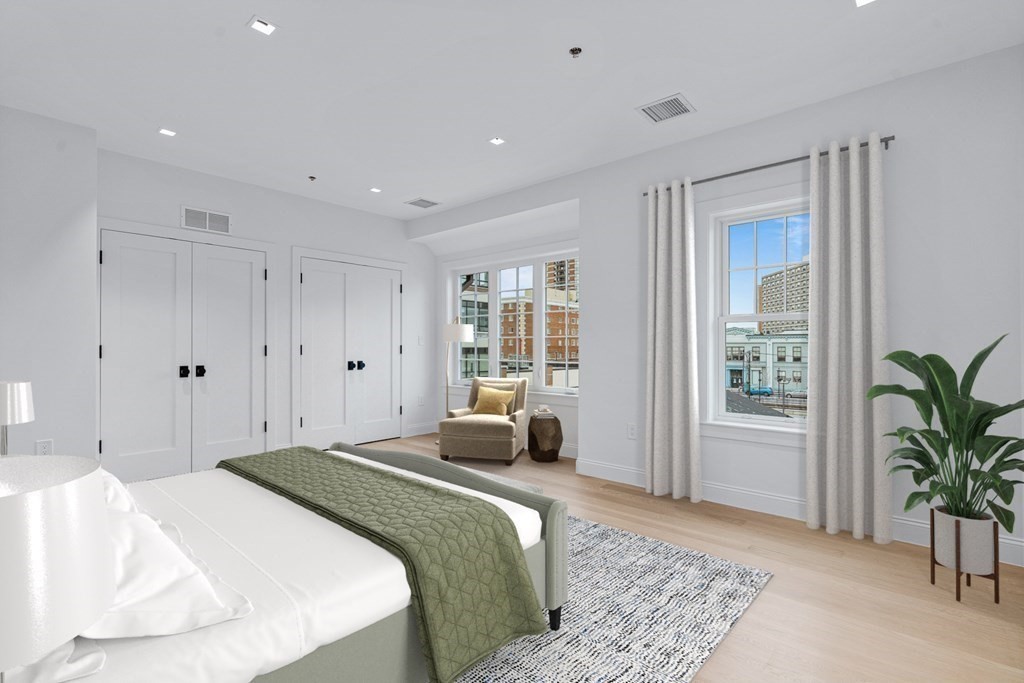 21 Crowninshield Road, Unit 5 Brookline, MA 02446 - Photo 8 of 15 Gallery Image 8