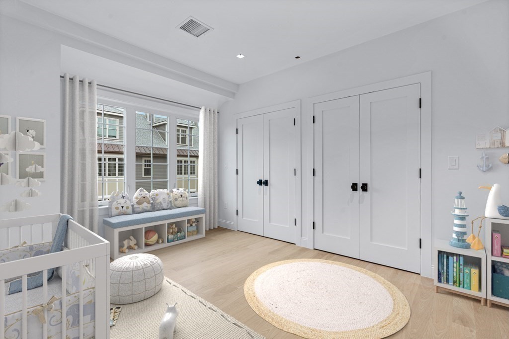 21 Crowninshield Road, Unit 5 Brookline, MA 02446 - Photo 9 of 15 Gallery Image 9