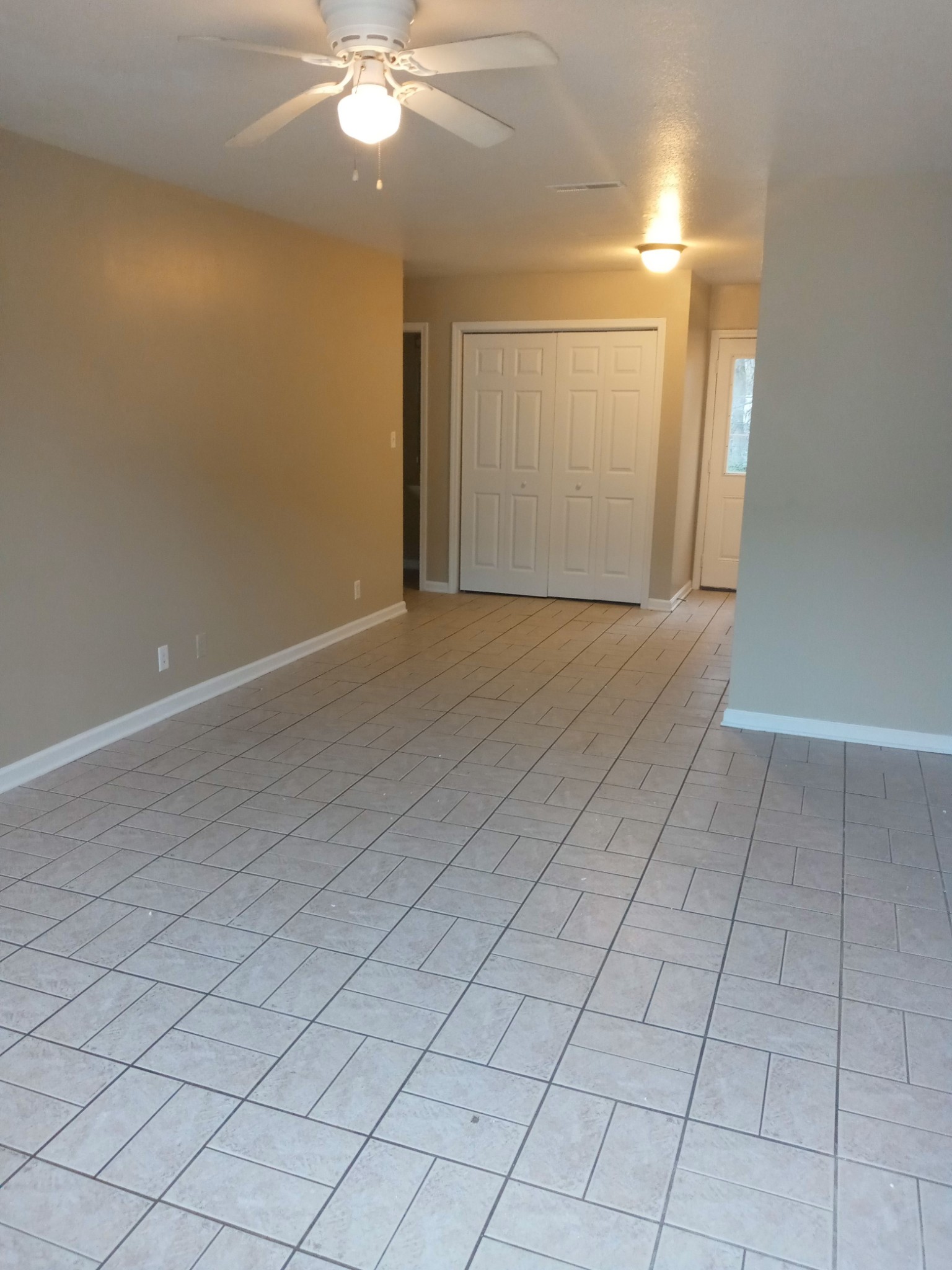 535 Lafayette Road, Unit F1 Clarksville, TN 37042 - Photo 2 of 12
