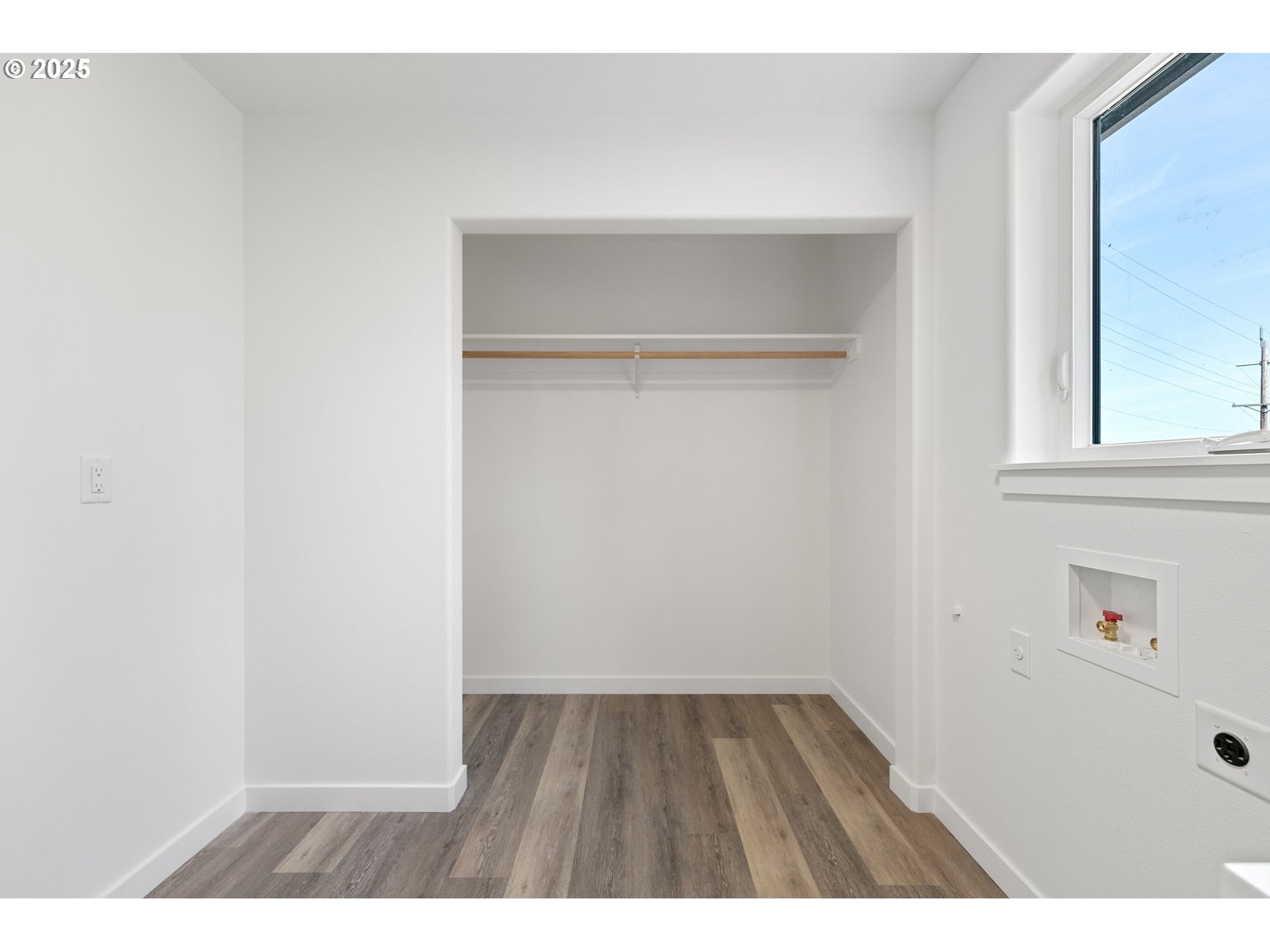 65 Bangle Court Cottage Grove, OR 97424 - Photo 20 of 44 a view of an empty room