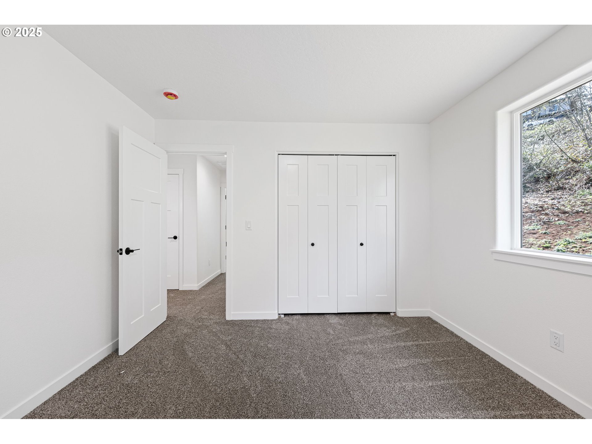 65 Bangle Court Cottage Grove, OR 97424 - Photo 29 of 44 a view of an empty room