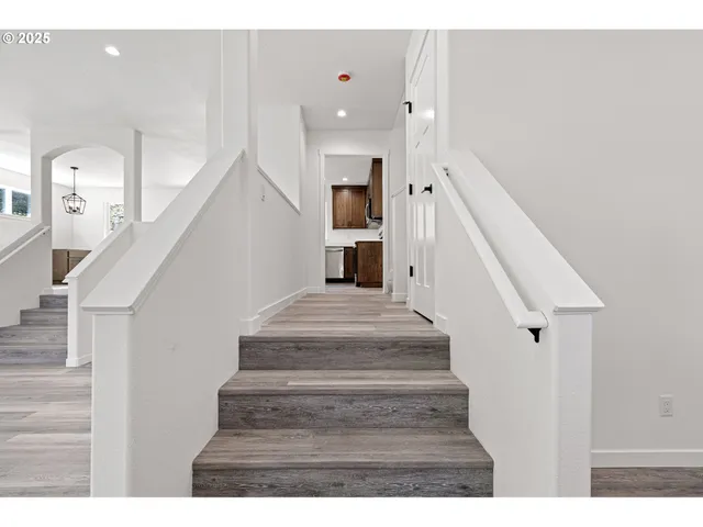 a view of entryway and hall