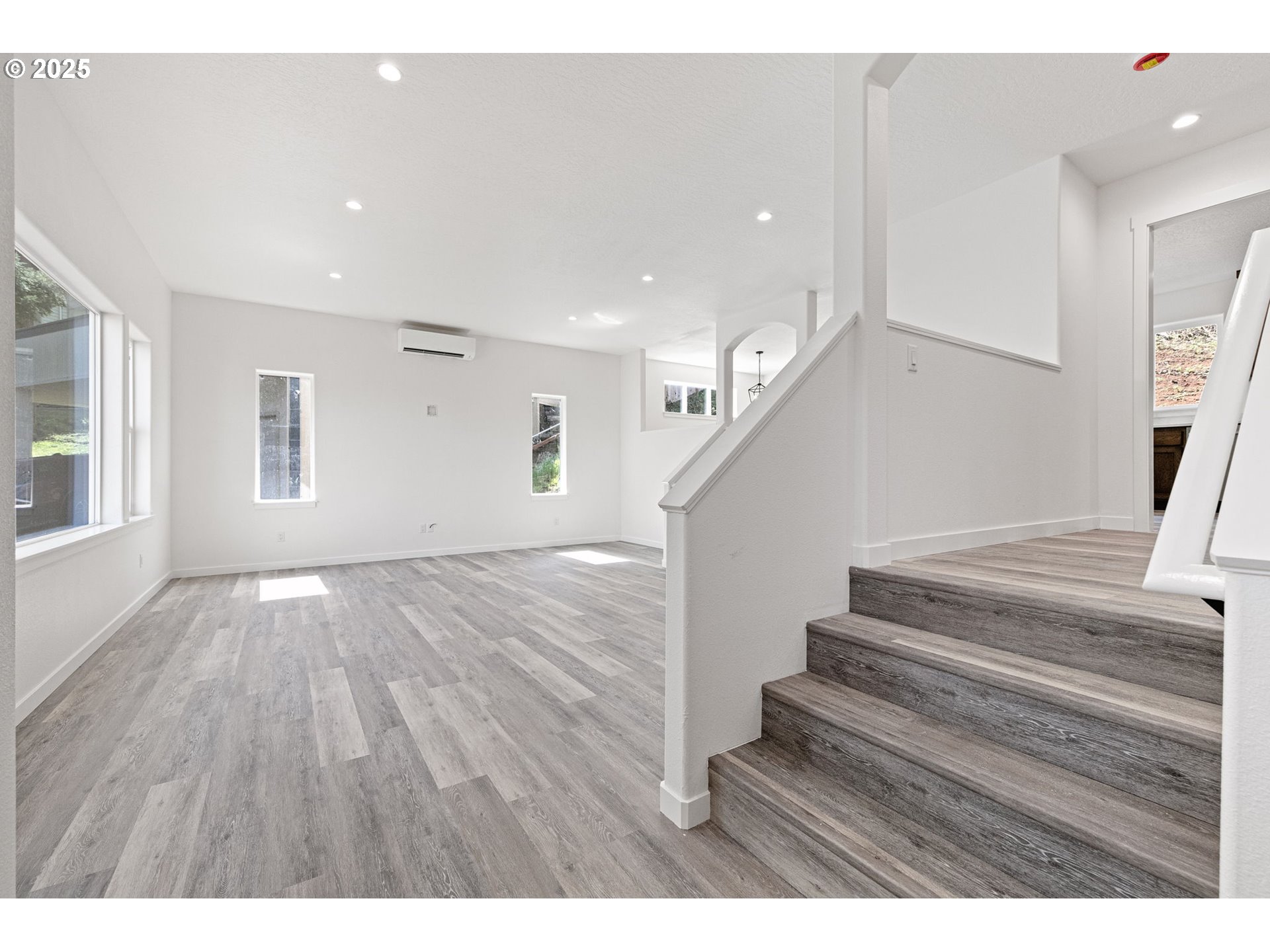 65 Bangle Court Cottage Grove, OR 97424 - Photo 43 of 44 a view of entryway and hall with wooden floor