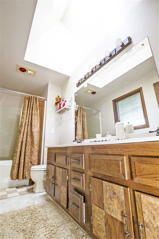 475 Campbell Point Road, Unit LACLEDE Laclede, ID 83841 - Photo 14 of 18 Gallery Image 14