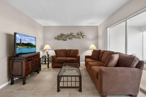 $390,000 | 1605 Highway 1, Unit 108M2, Jupiter, FL 33477