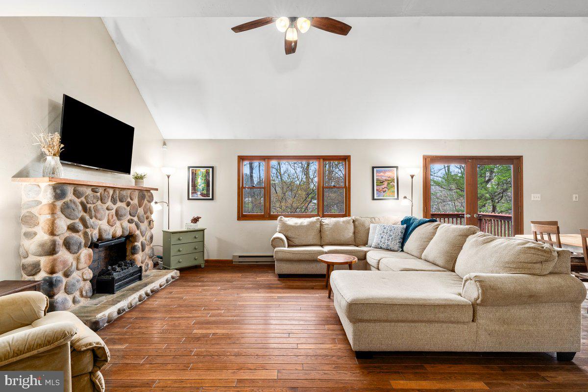 676 Paradise Valley Road Falling Waters, WV 25419 - Photo 4 of 29 Gallery Image 4