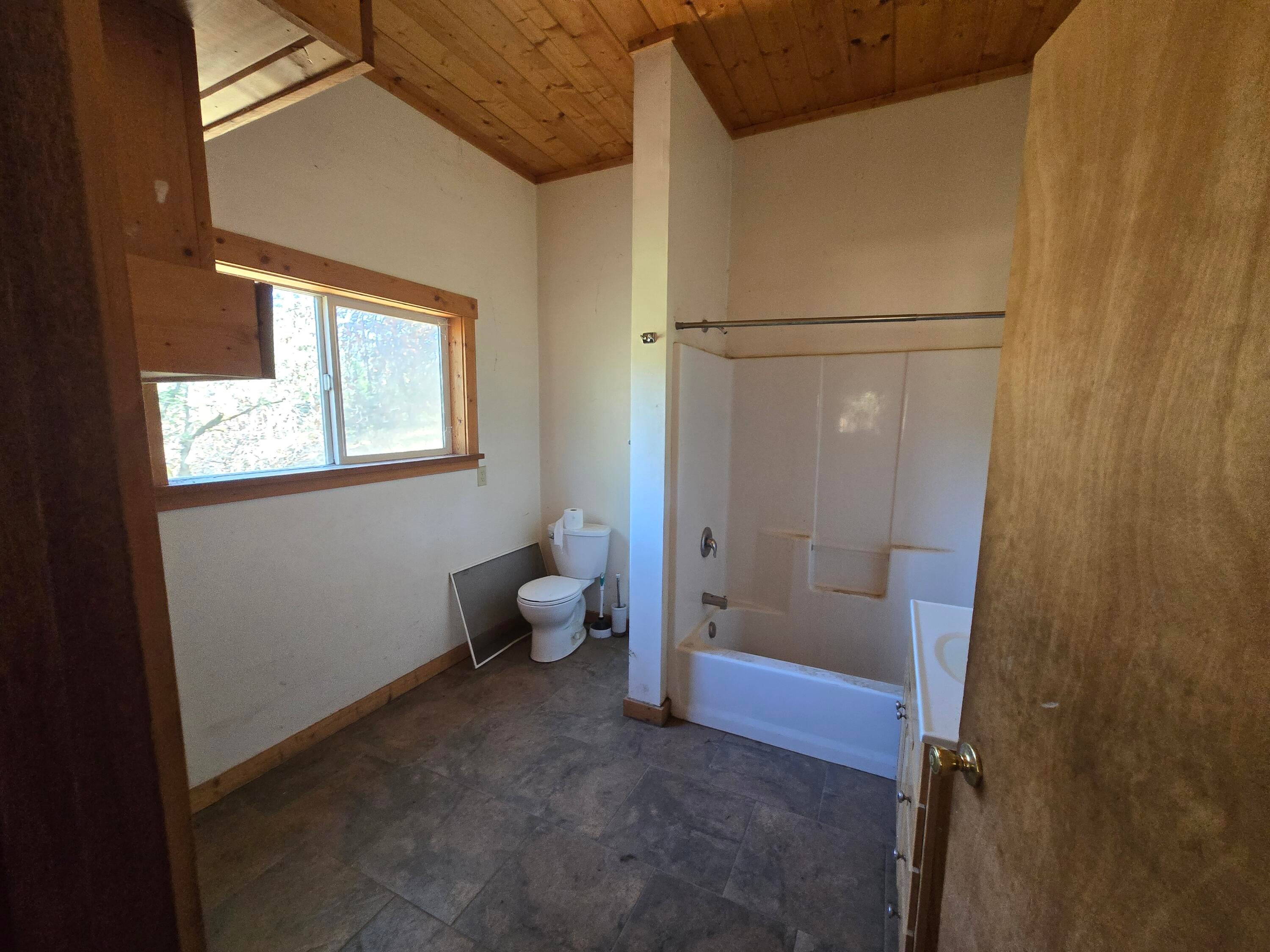 1133 Rd J Garberville, CA 95542 - Photo 30 of 54 Gallery Image 30