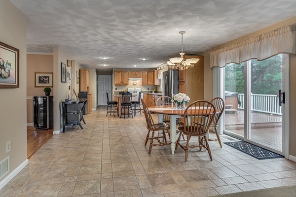 8 Olde Coach Road North Reading, MA 01864 - Photo 8 of 30 Gallery Image 8