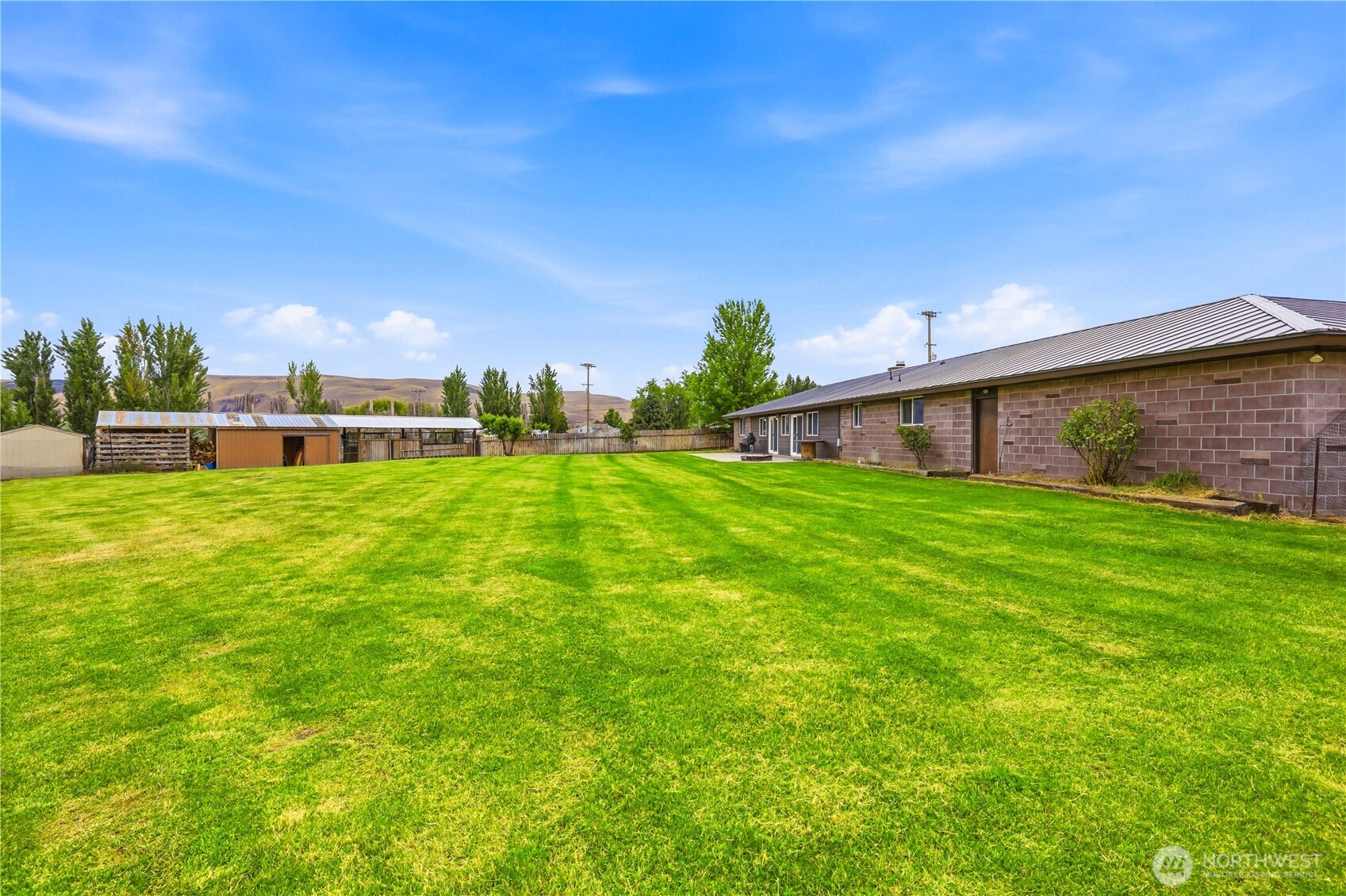 52005 North Whan Road Benton City, WA 99320 - Photo 26 of 35