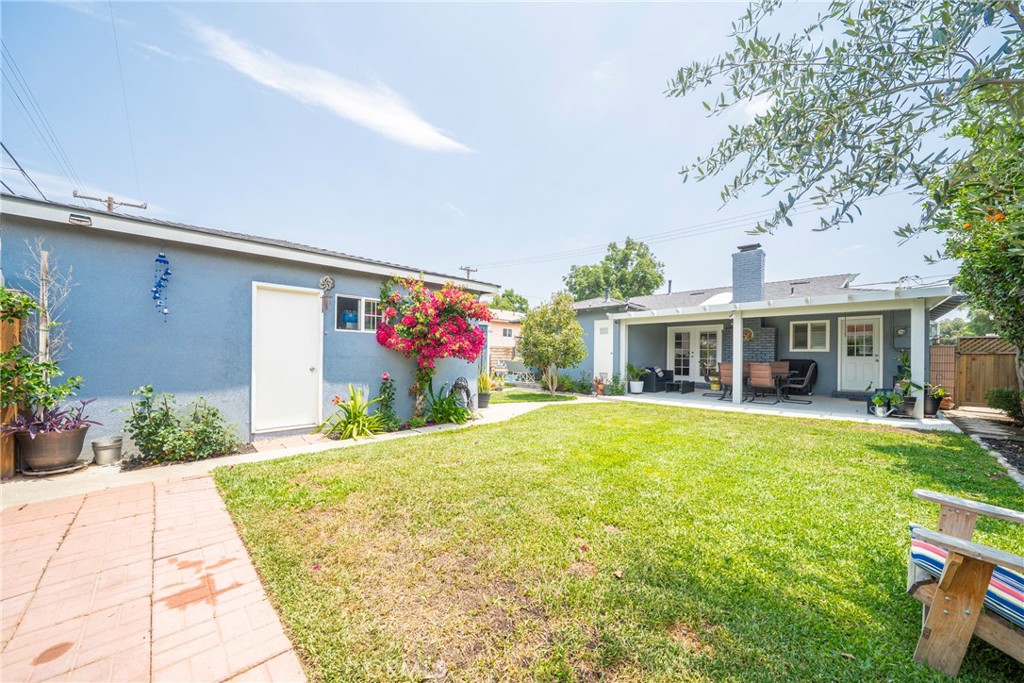 6937 Broadway Whittier, CA 90606 - Photo 25 of 27 a front view of house and yard with green space