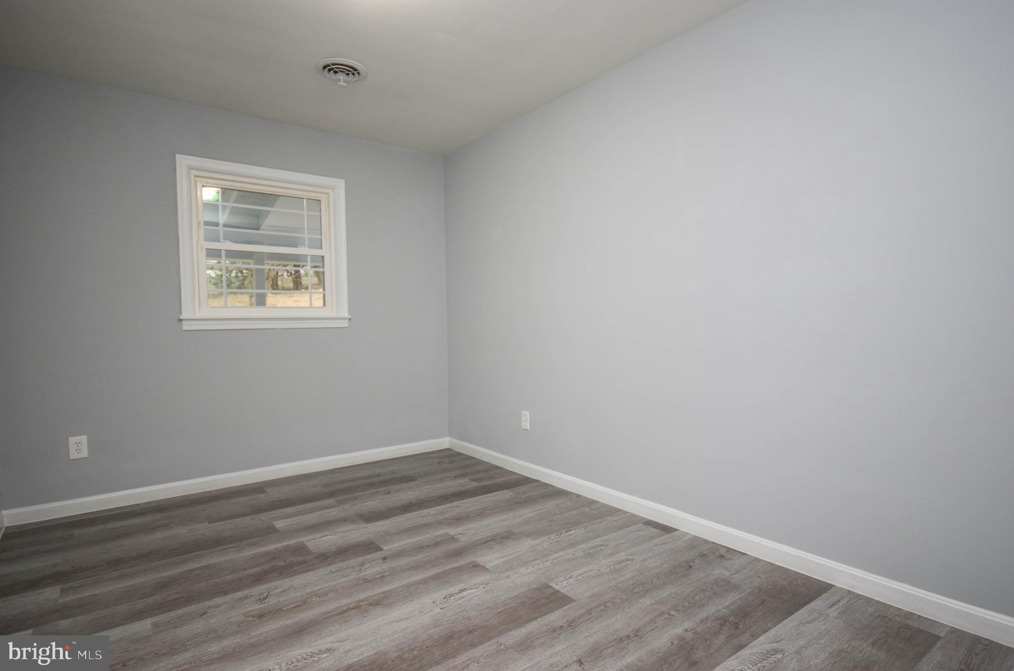 10175 High Ridge Road Laurel, MD 20723 - Photo 9 of 33