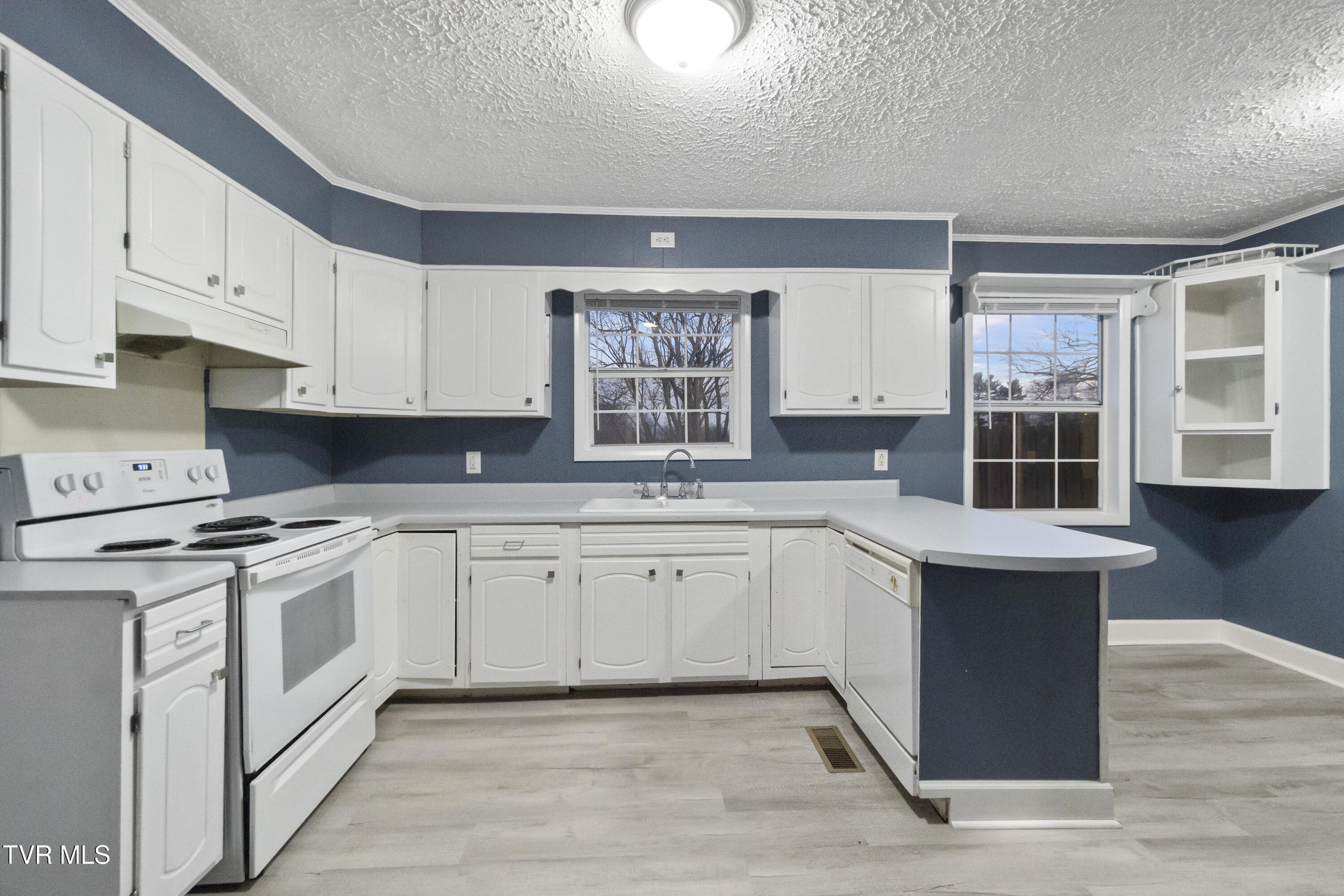1002 Kiser Boulevard Greeneville, TN 37745 - Photo 13 of 50 DSC00254