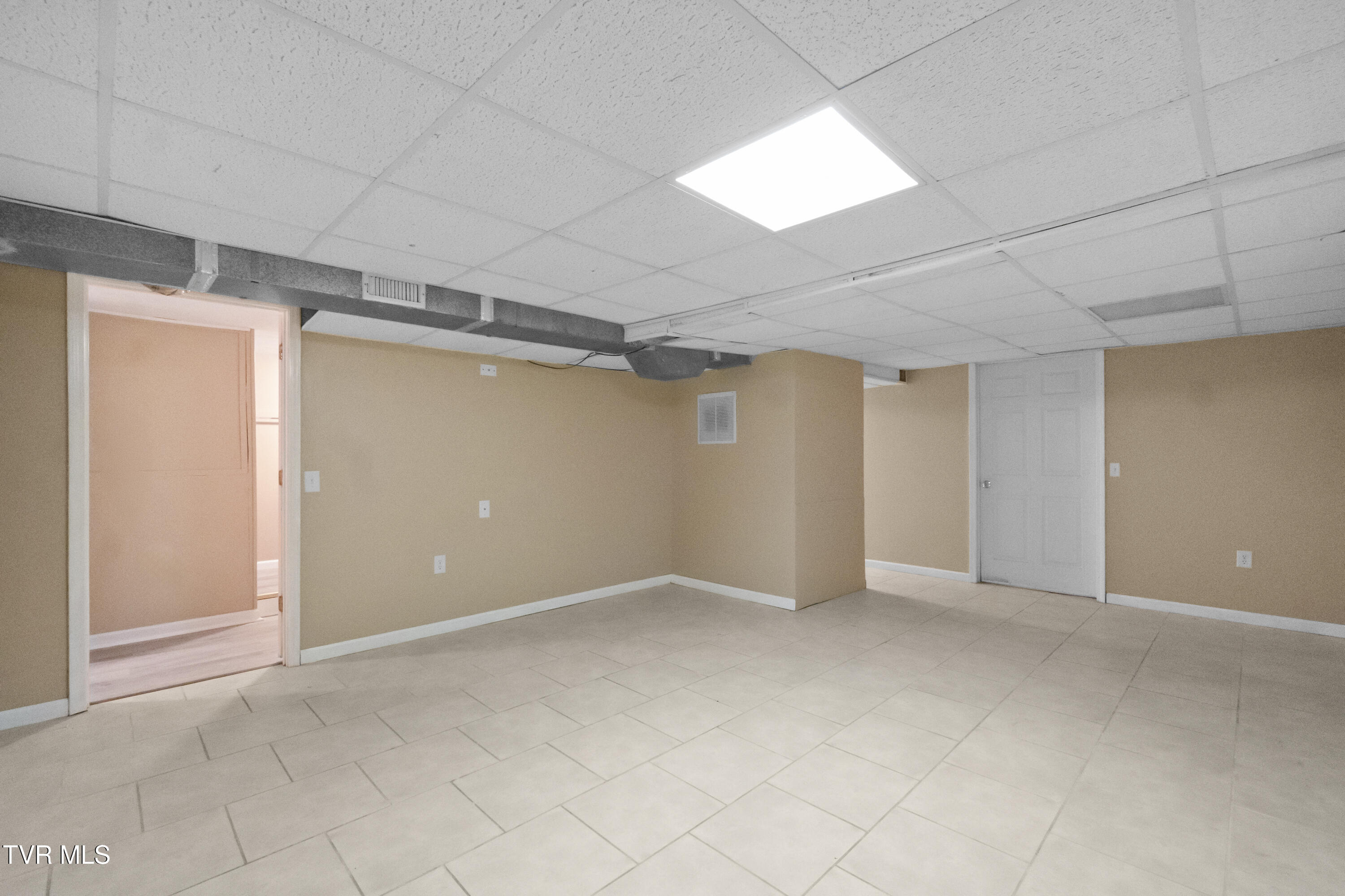 1002 Kiser Boulevard Greeneville, TN 37745 - Photo 34 of 50 DSC00266