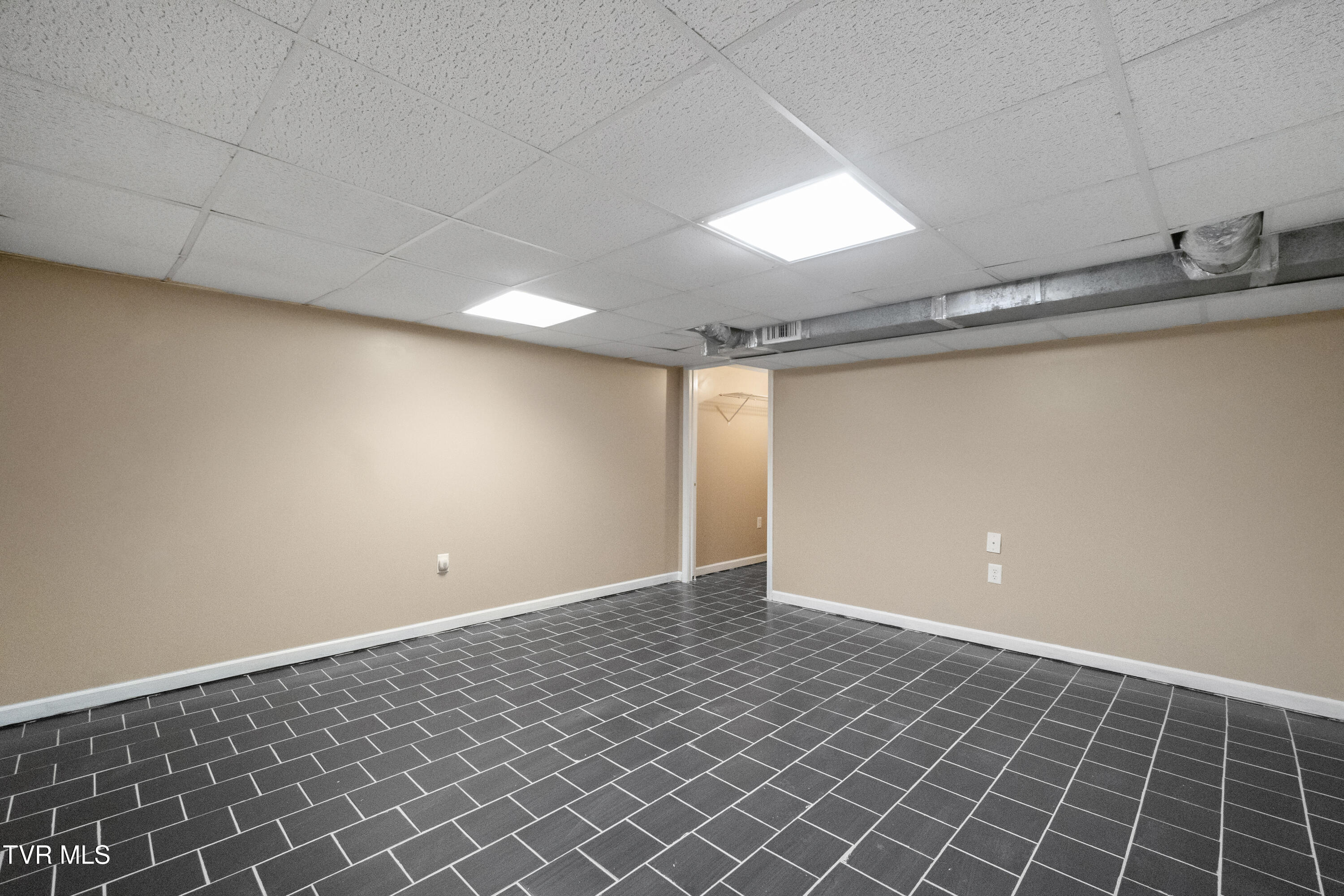 1002 Kiser Boulevard Greeneville, TN 37745 - Photo 35 of 50 DSC00269